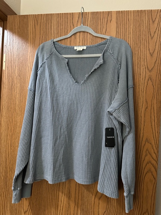 torrid Tops - Torrid gray waffle knit pullover